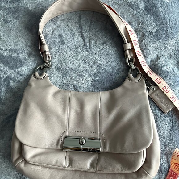 Cream Coach Shoulder Bag - Picture 7 of 13